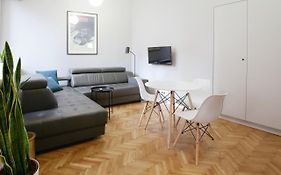 Warsaw Concierge Flat6 Hoza